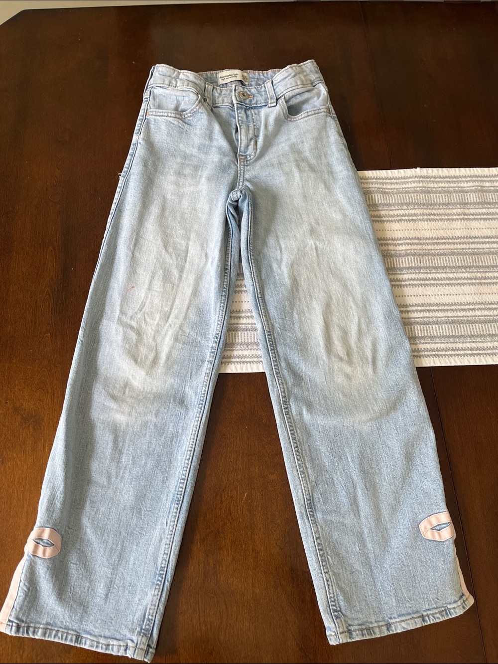 abercrombie kids Light Wash Straight-Leg Jeans